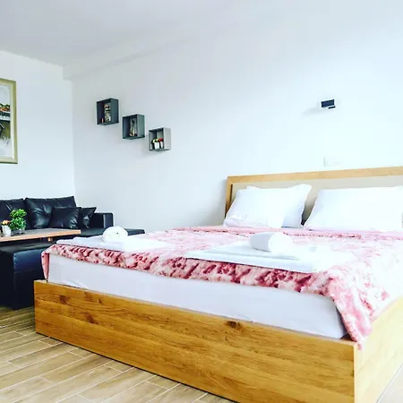 Papa Apartament *